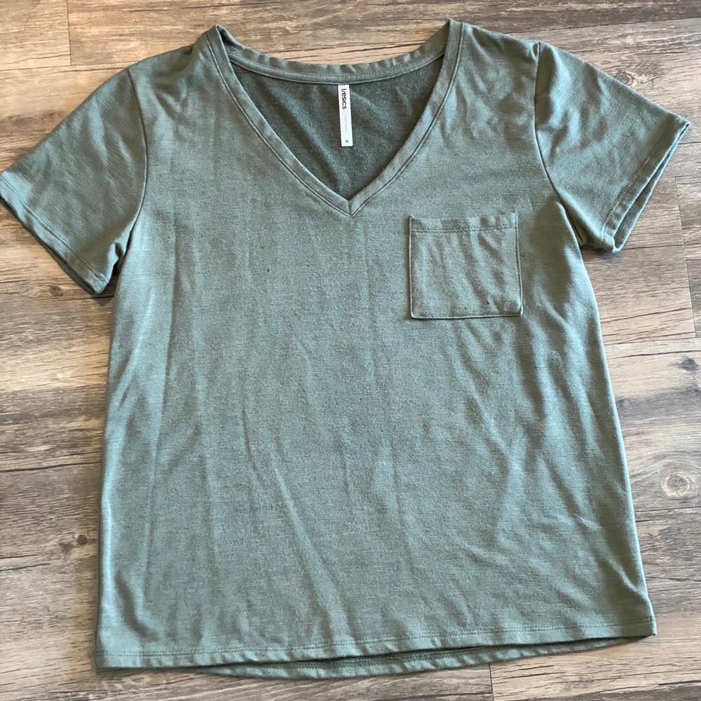 V neck pocket tee